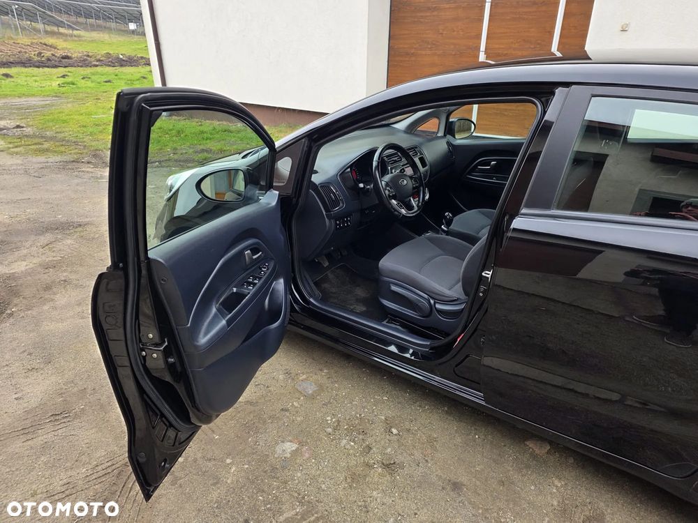 Kia Rio 1.4 Dream Team Edition - 6