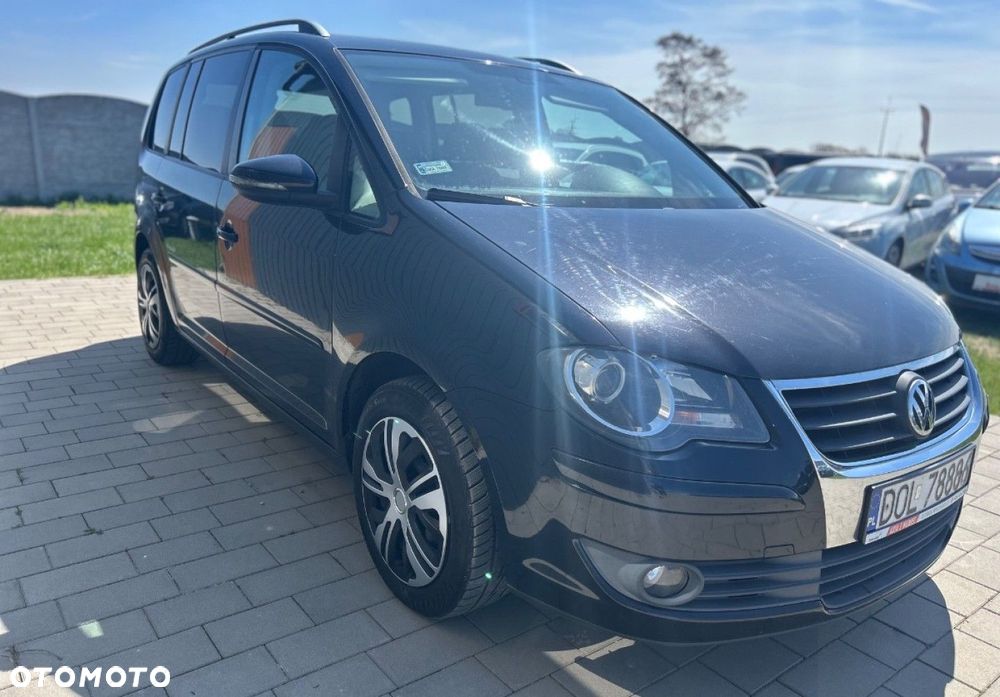 Volkswagen Touran - 11