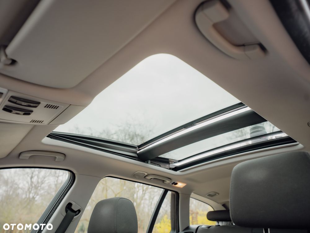 BMW Seria 3 320i Edition Exclusive - 35