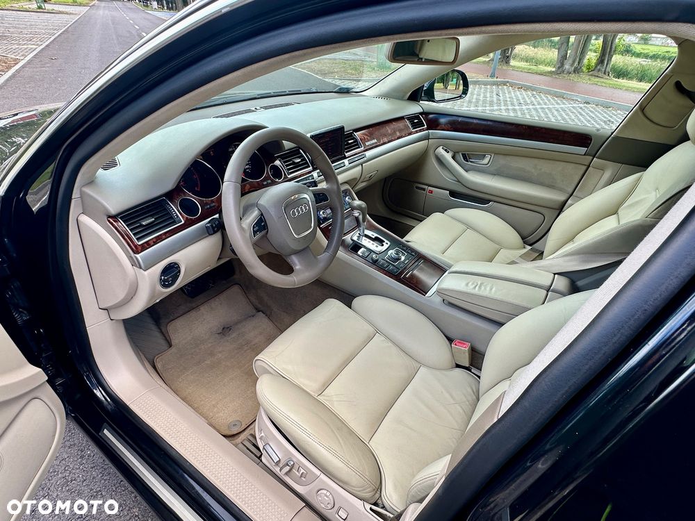 Audi A8 - 7