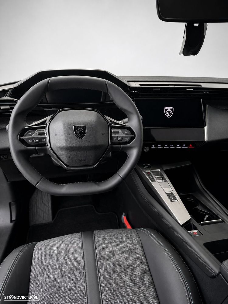 Peugeot 408 - 11