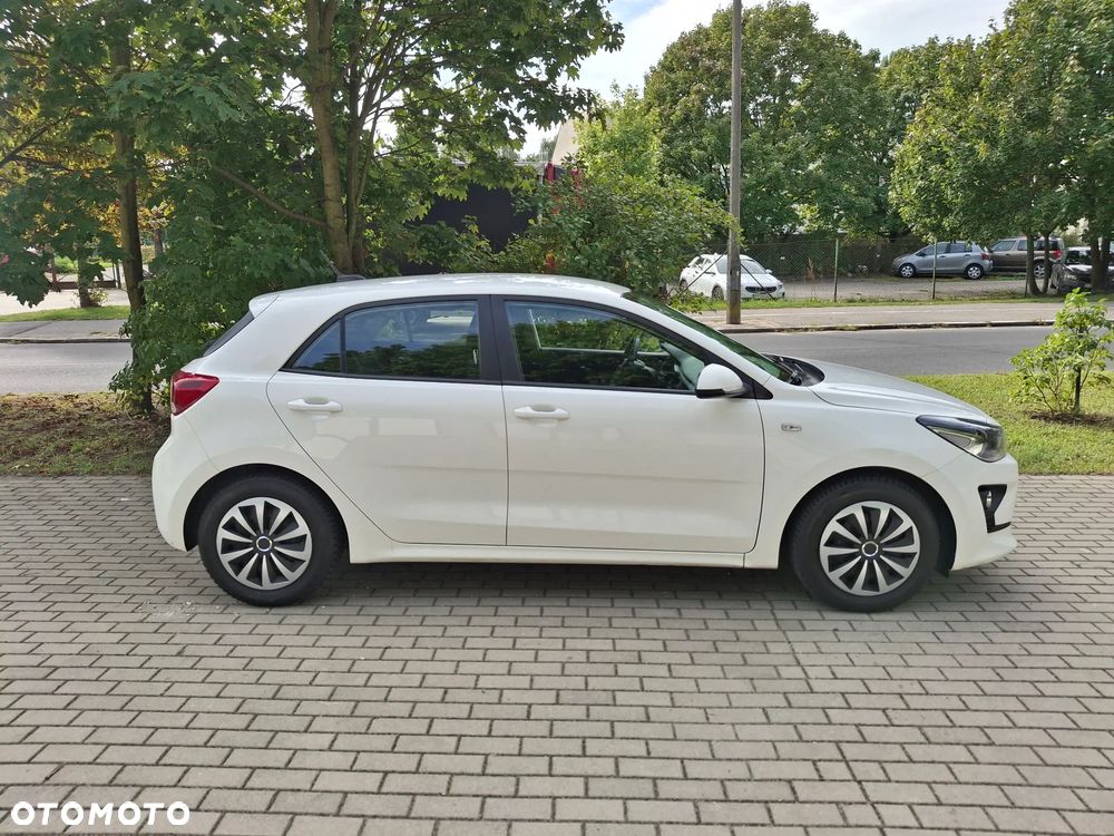 Kia Rio - 10
