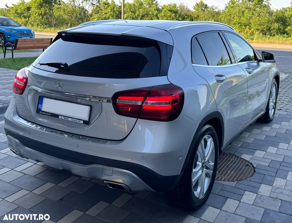 Mercedes-Benz GLA - 4