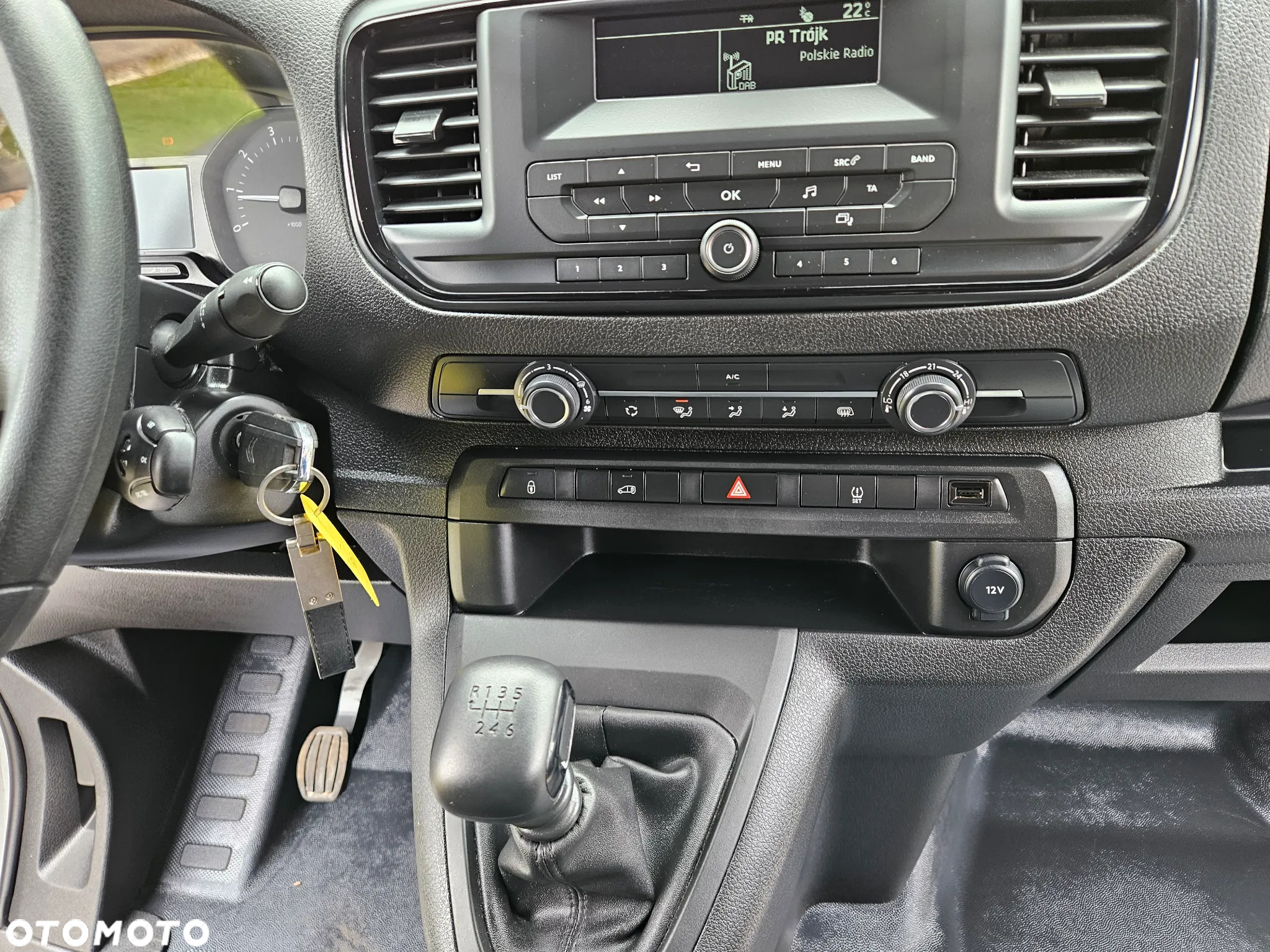 Citroën Jumpy rej 02.2024 przebieg 10500 klima tempomat grip control hak 3osobowy - 16