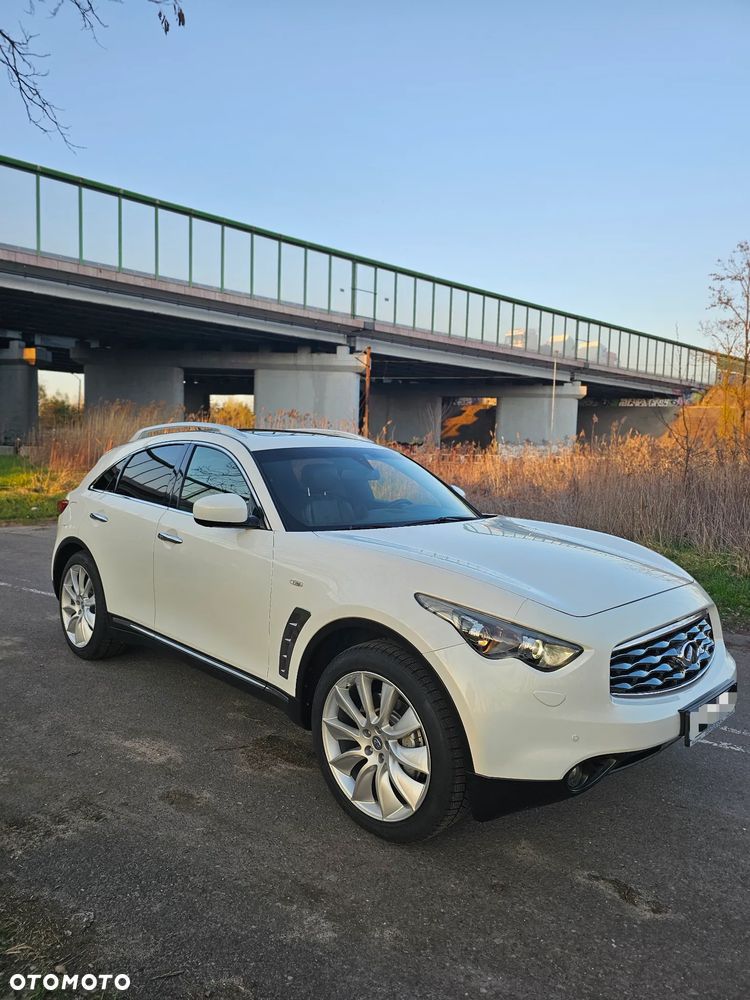 Infiniti FX - 7