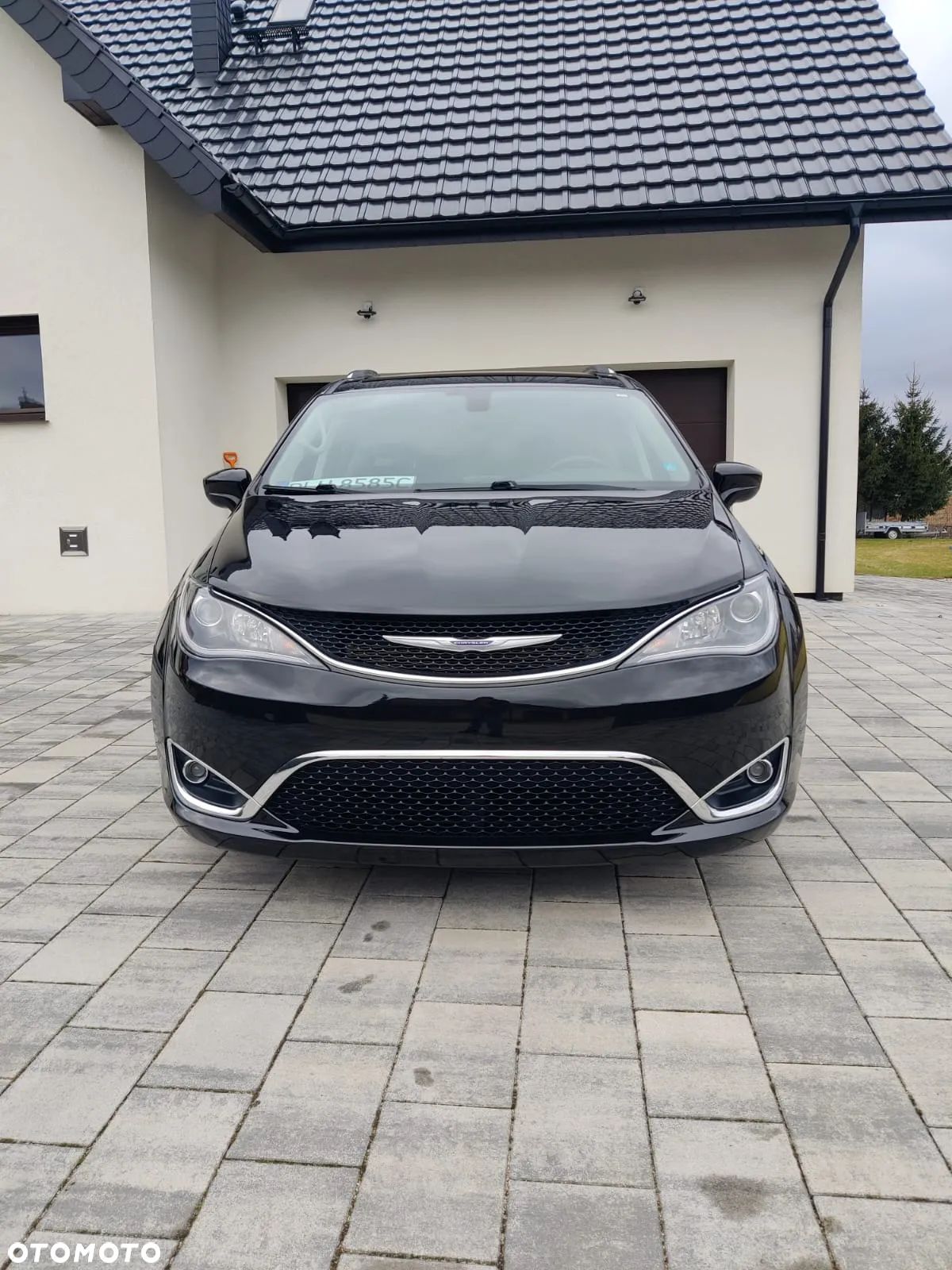 Chrysler Pacifica - 1