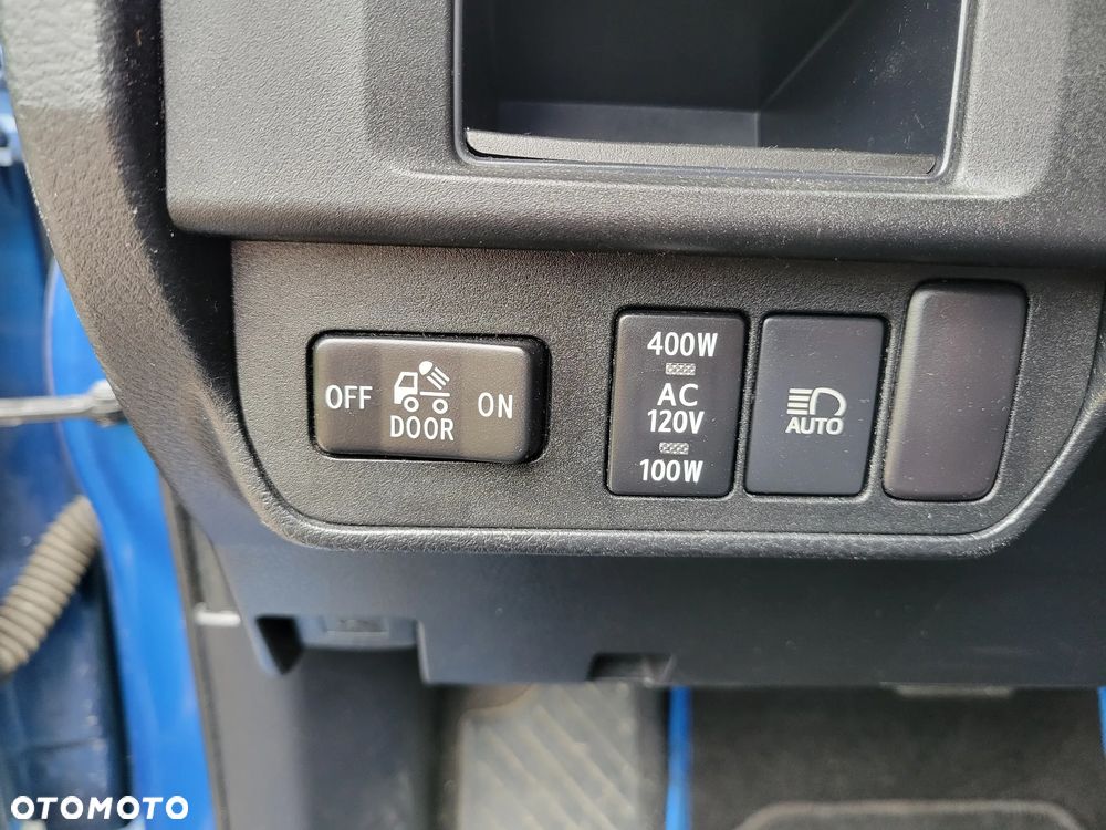 Toyota Tacoma - 14