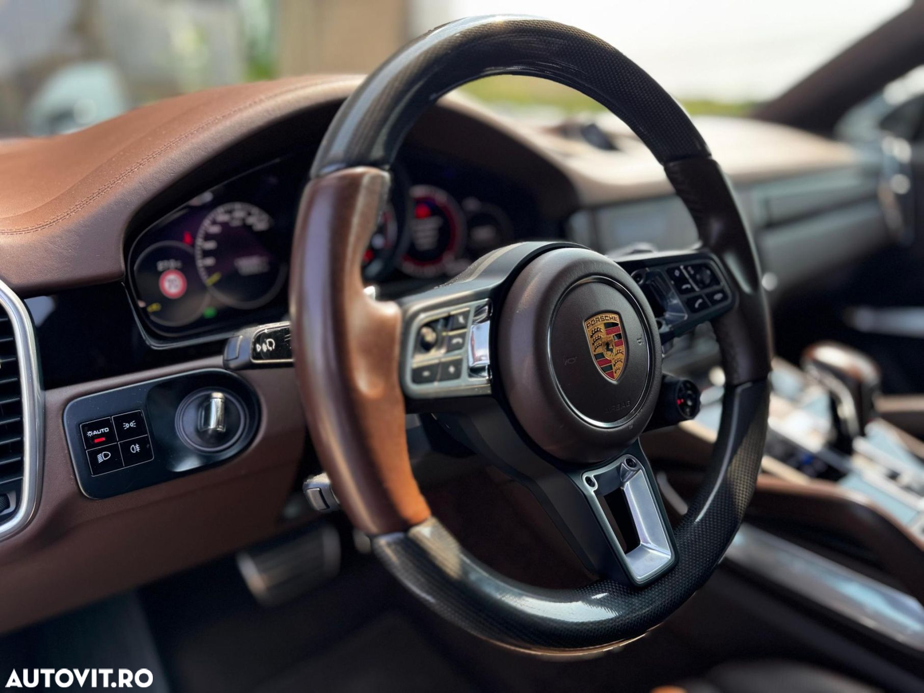 Porsche Cayenne - 21