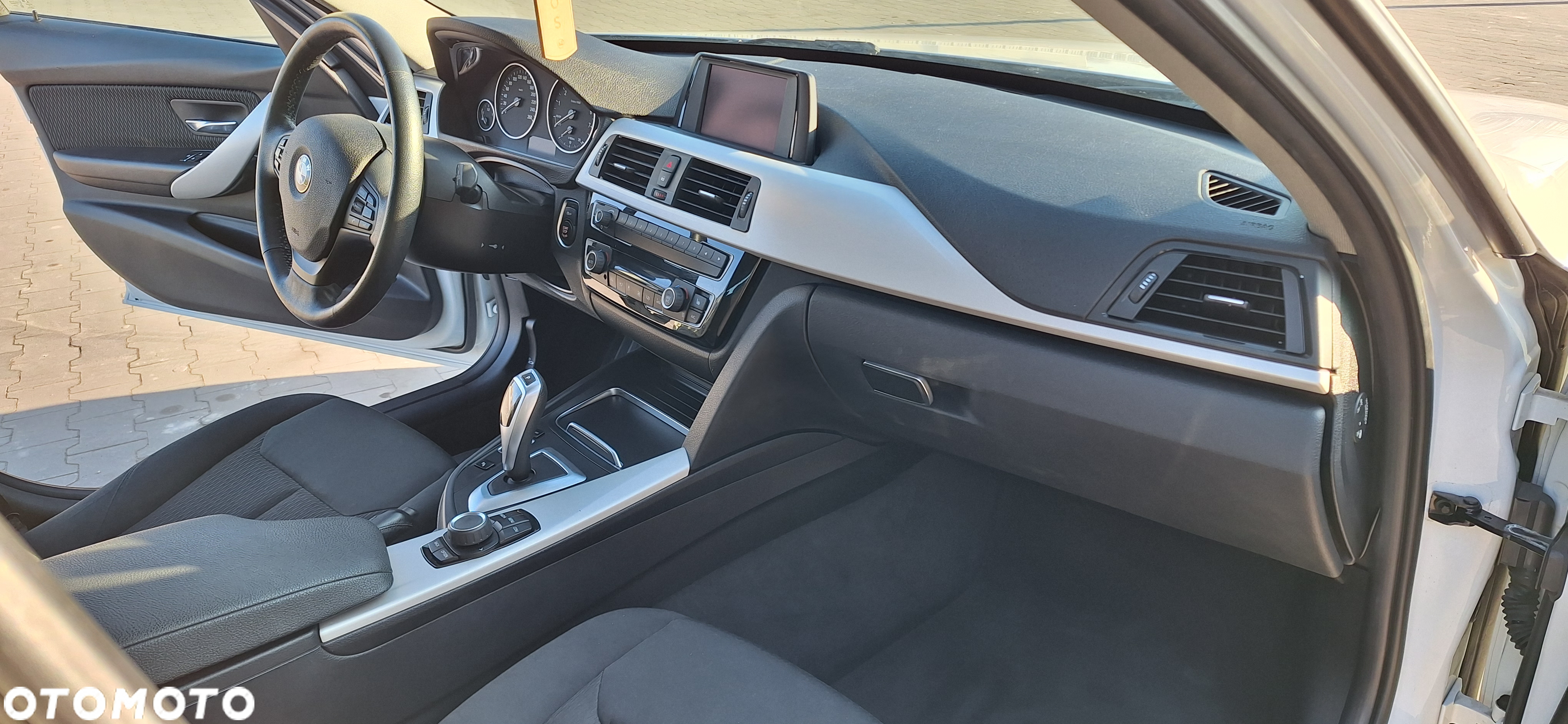 BMW Seria 3 320i Advantage - 16
