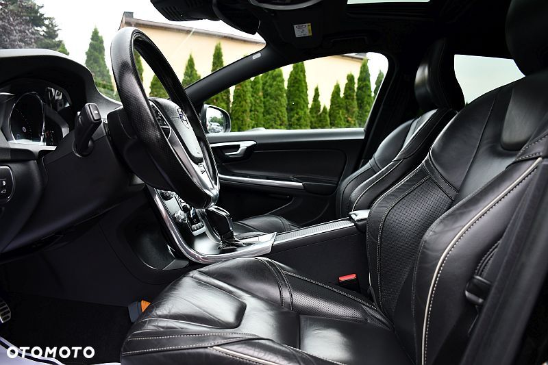 Volvo V60 D4 Geartronic R-Design - 10