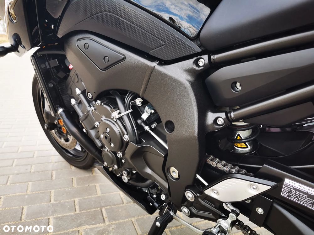 Yamaha FZ8 - 17