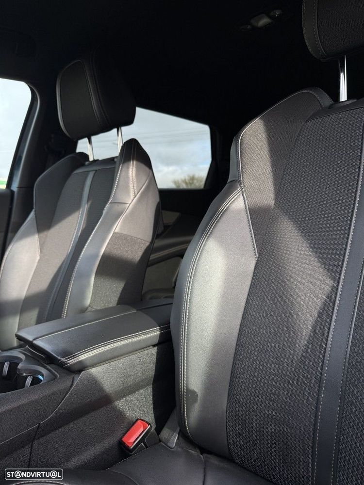 Peugeot 5008 1.5 BlueHDi GT EAT8 - 6