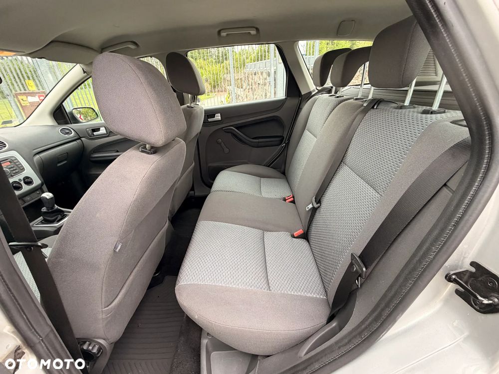 Ford Focus 1.6 Ambiente - 18