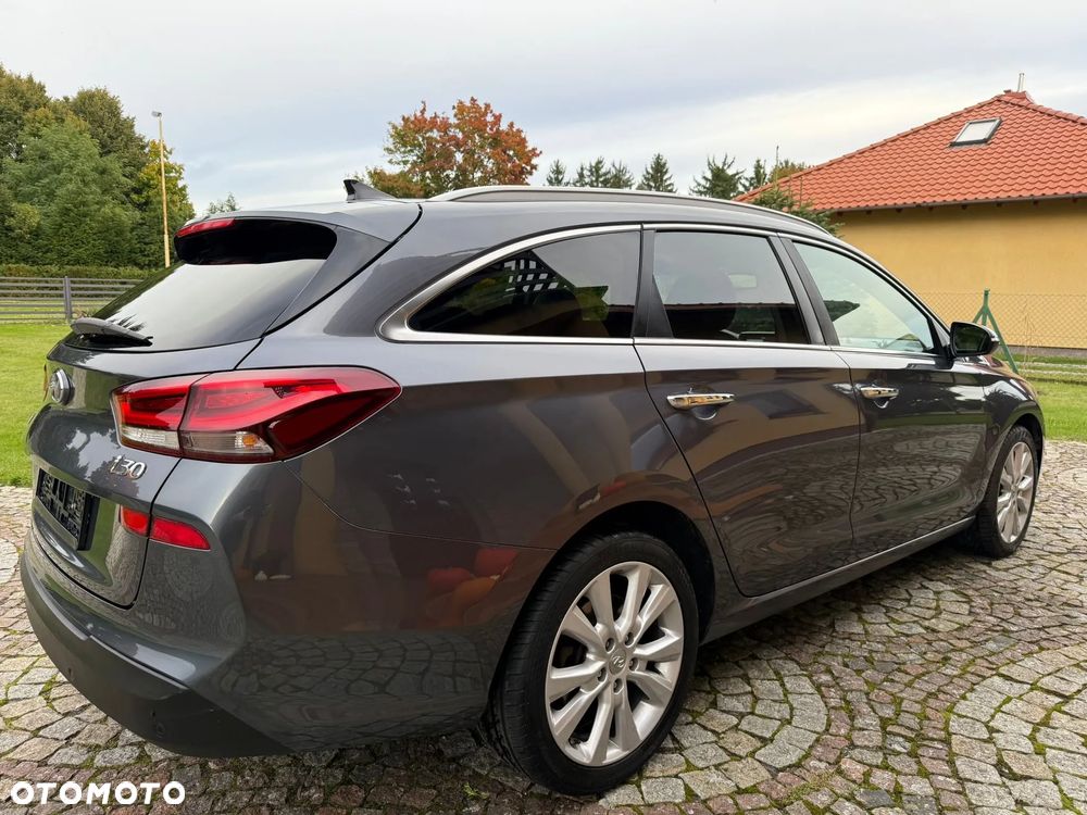 Hyundai i30 1.6 CRDi BlueDrive Premium DCT - 9
