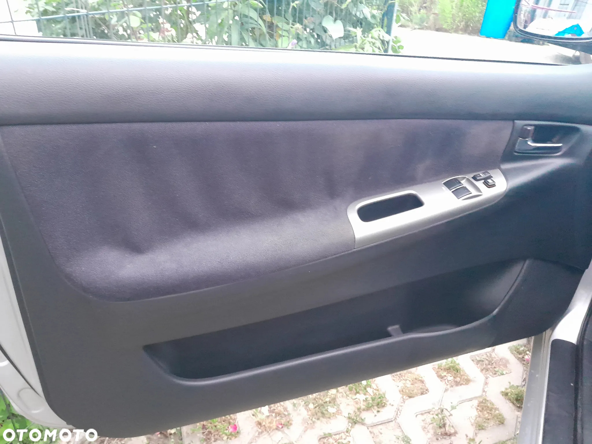 Toyota Corolla - 12
