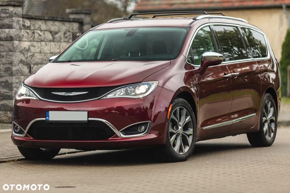 Chrysler Pacifica - 5