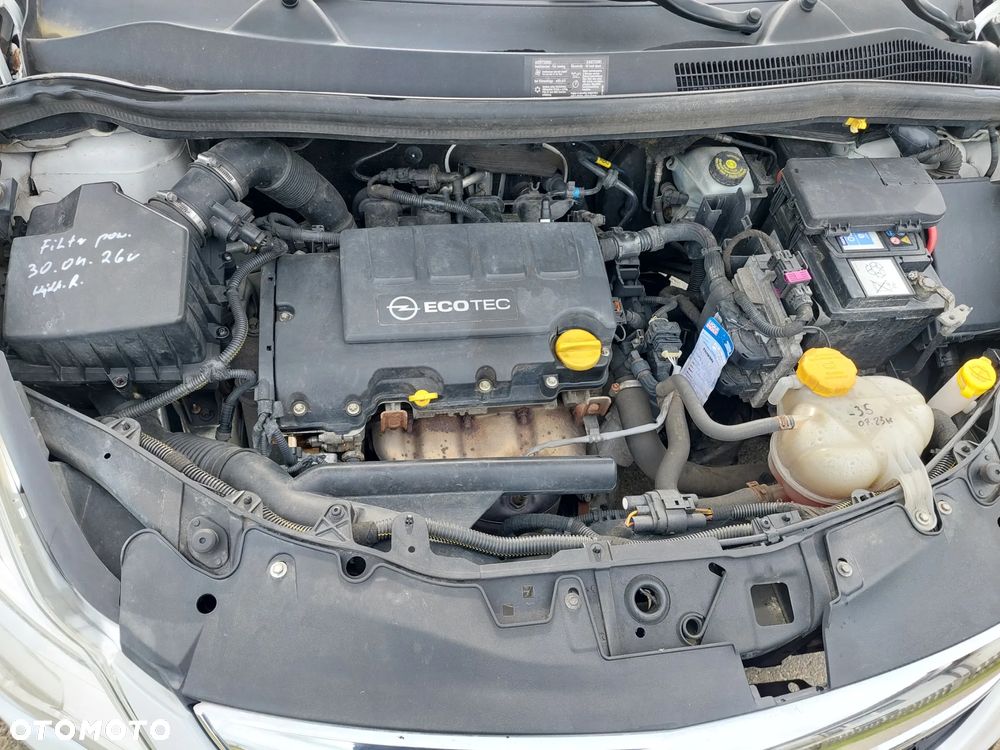 Opel Corsa 1.4 16V Sport - 13