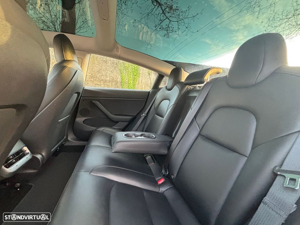 Tesla Model 3 Long Range Tração Traseira - 13