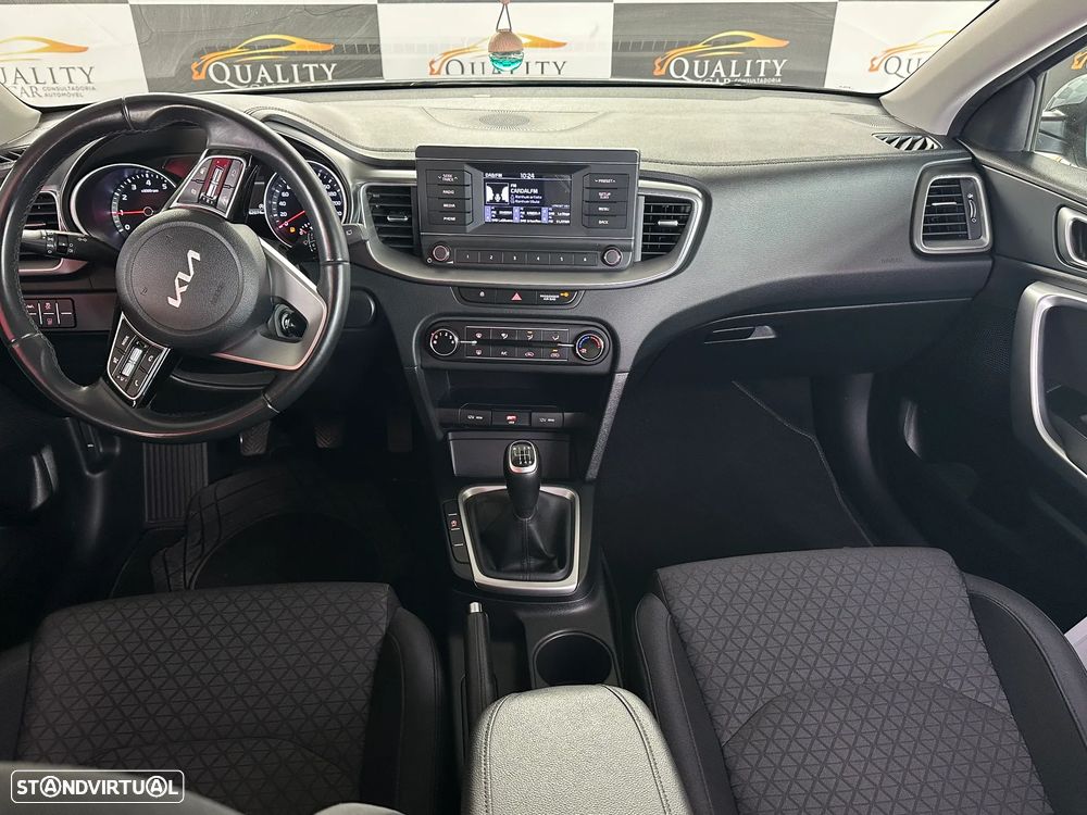 Kia Ceed - 10