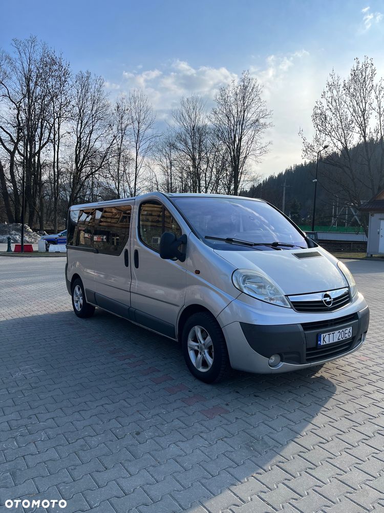 Opel Vivaro - 1