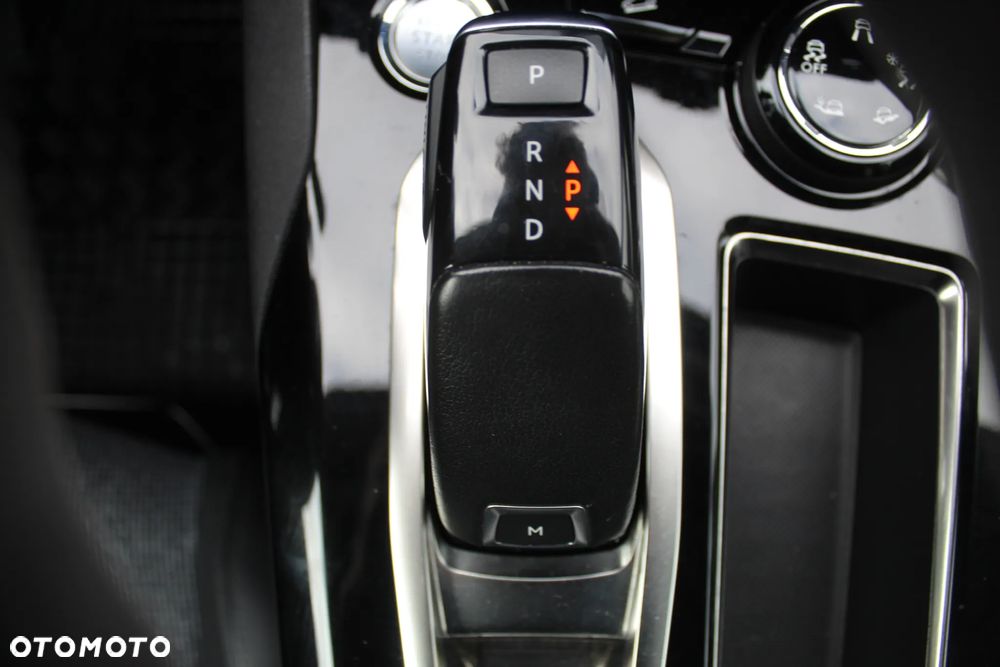 Peugeot 3008 1.5 BlueHDi Allure S&S EAT8 - 24