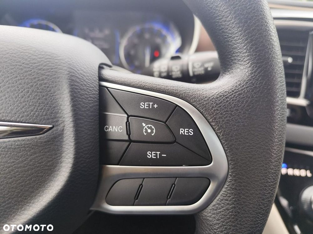 Chrysler Pacifica - 33