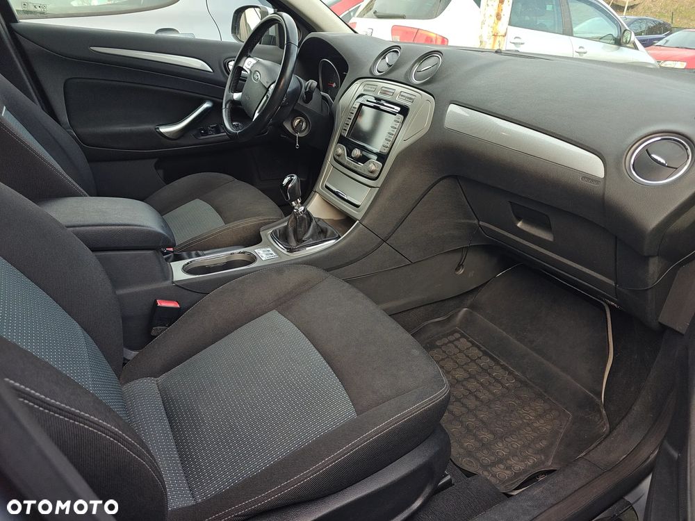 Ford Mondeo - 10