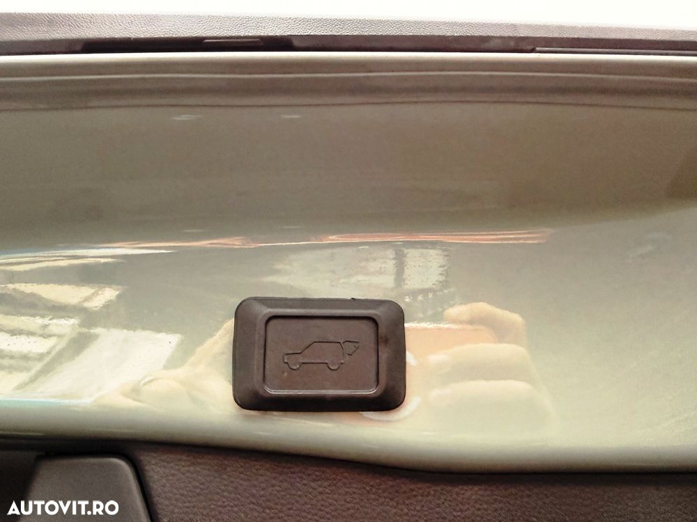 Toyota RAV4 2.5 VVT-iE 4x4 Luxury - 13