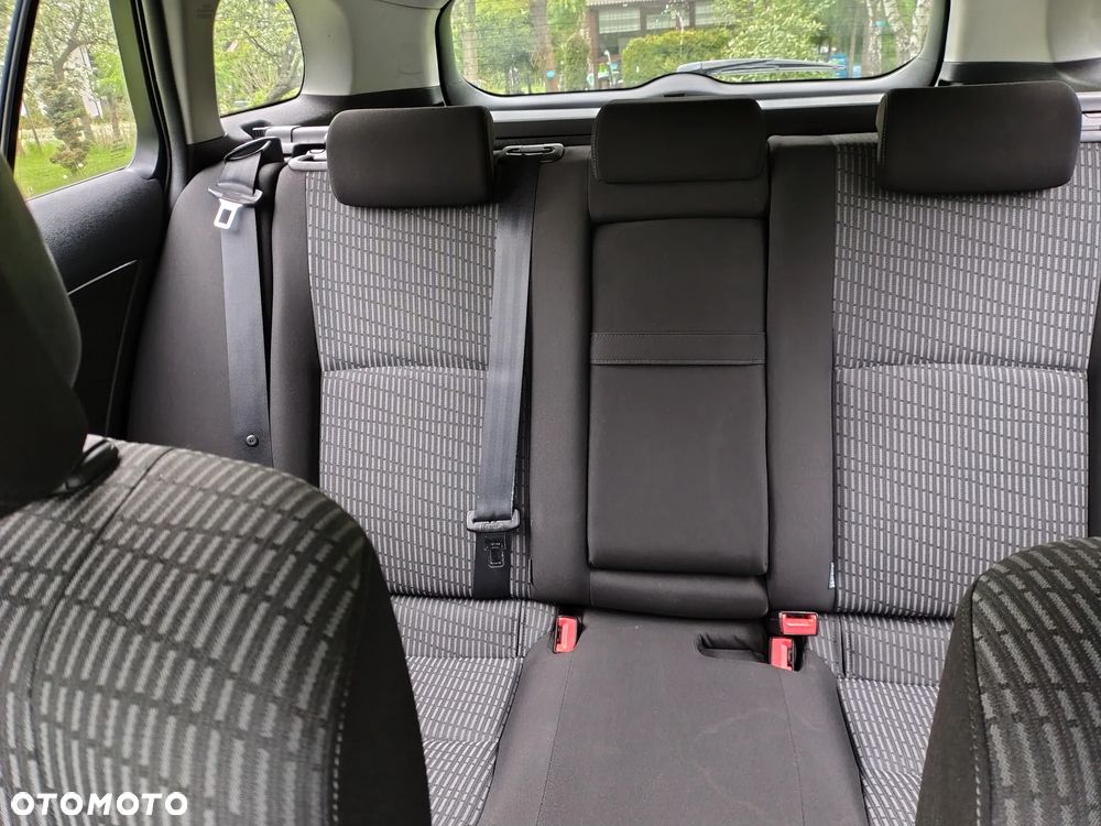Toyota Avensis 1.8 Sol plus NAVI - 15