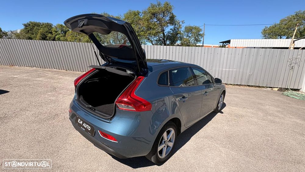 Volvo V40 - 18