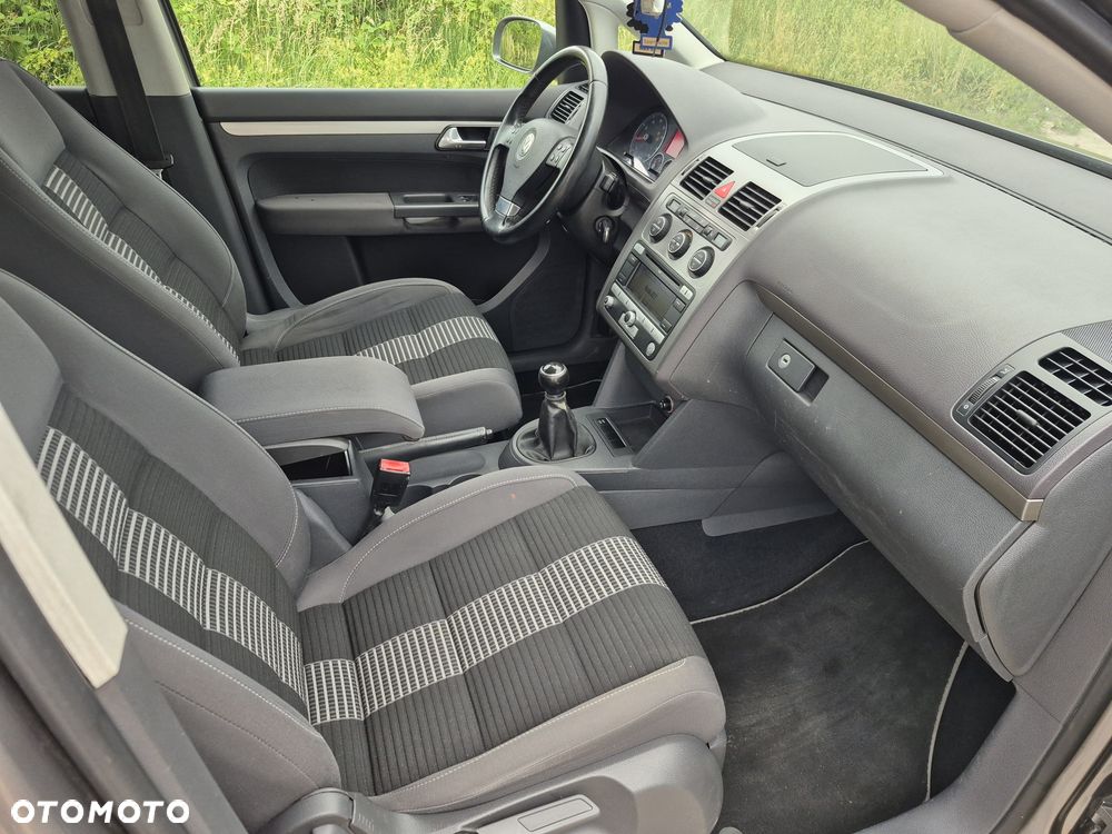 Volkswagen Touran - 7