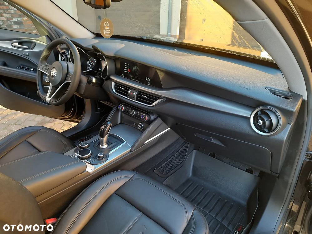 Alfa Romeo Stelvio 2.0 Turbo 16V AT8-Q4 Executive - 22