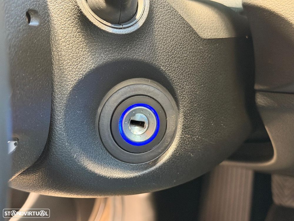 Hyundai i30 1.6 CRDI Comfort+Navi - 27