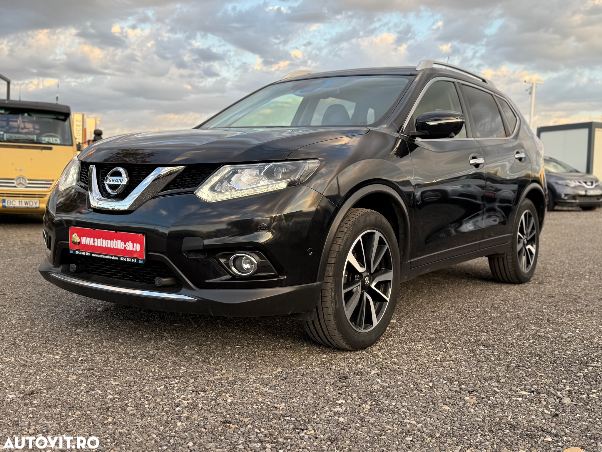 Nissan X-Trail 1.6 dCi ALL-MODE 4x4i Tekna - 2