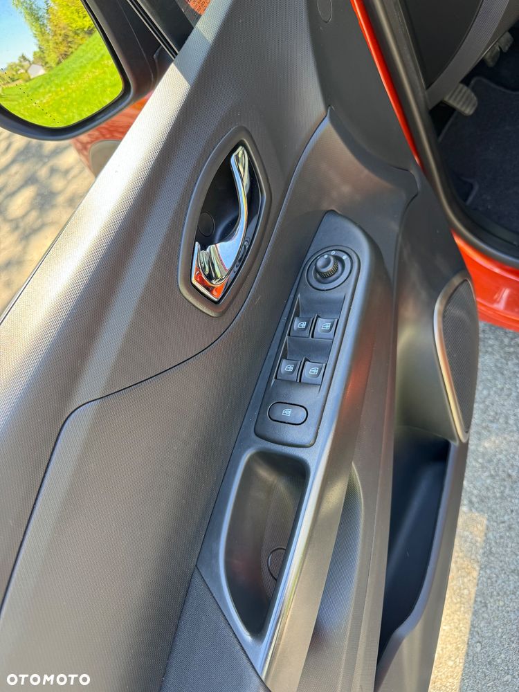 Renault Captur ENERGY dCi 90 Start&Stop Luxe - 16