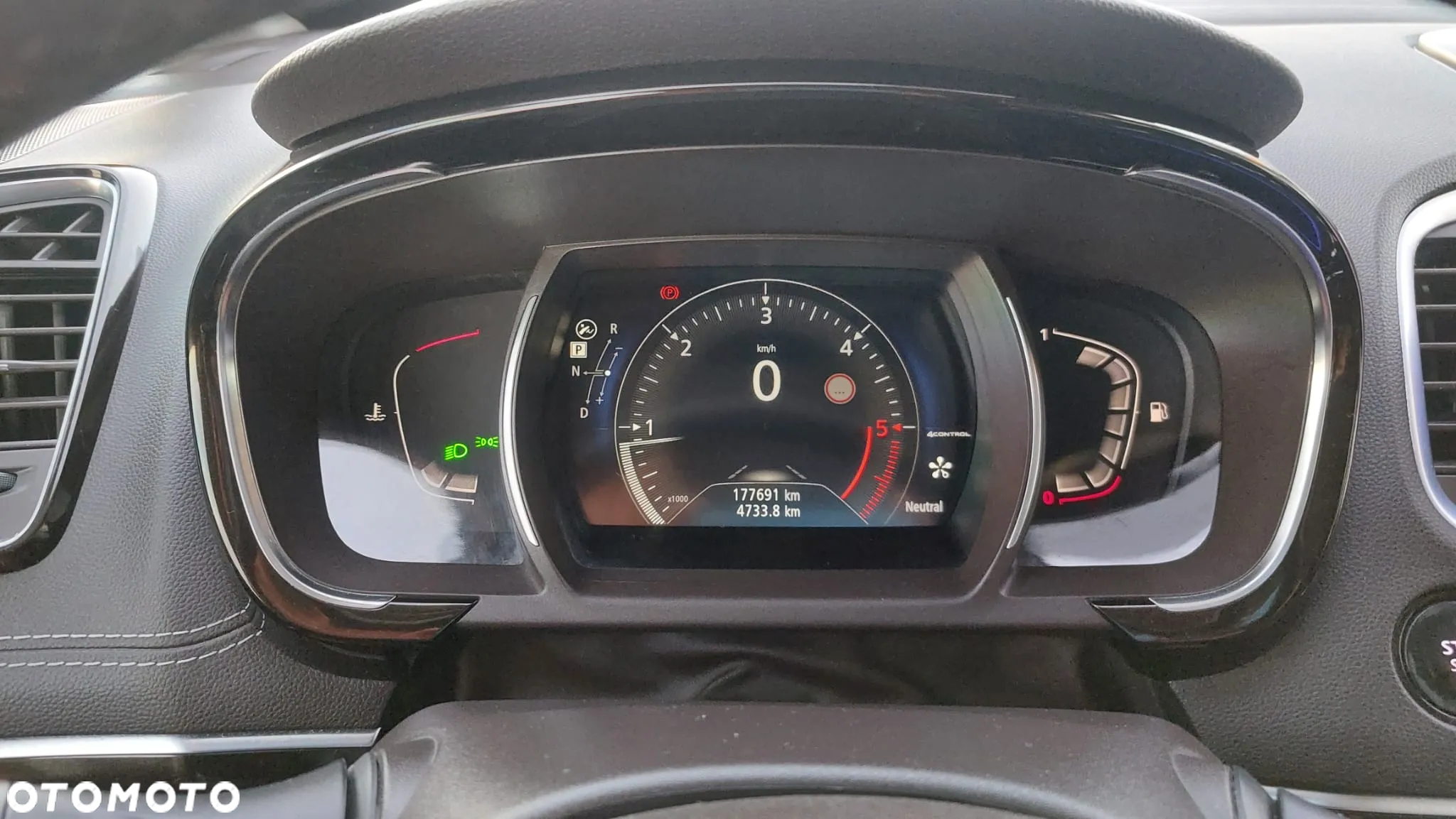 Renault Espace 1.6 dCi Energy Initiale Paris EDC 7os - 16