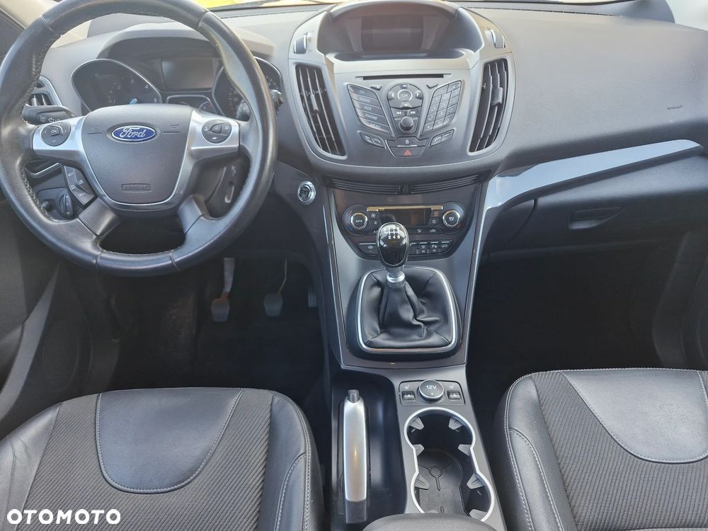 Ford Kuga 2.0 TDCi 2x4 Titanium - 20