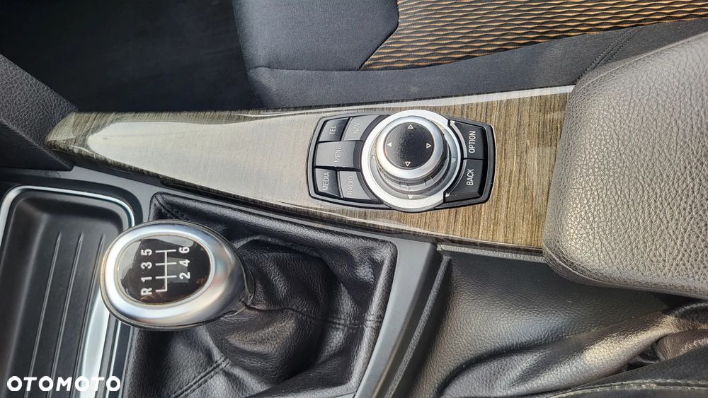 BMW Seria 3 328i Luxury Line - 14