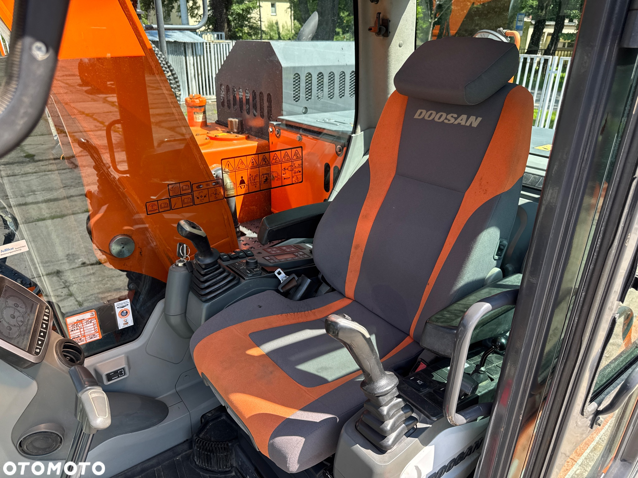 Doosan Koparka Gąsienicowa DX140 LCR-5 - 36