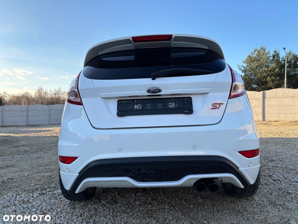 Ford Fiesta 1.6 EcoBoost ST - 14