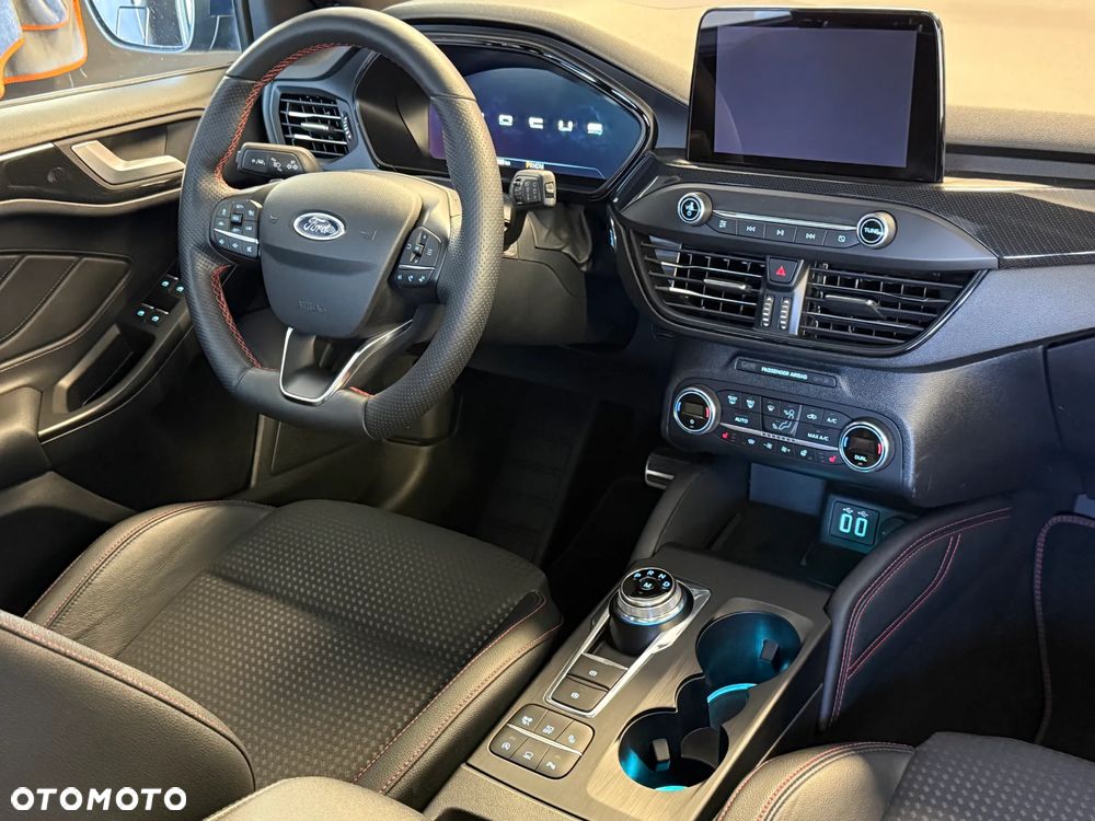 Ford Focus 1.5 EcoBlue Start-Stopp-System ST-LINE STYLE - 19