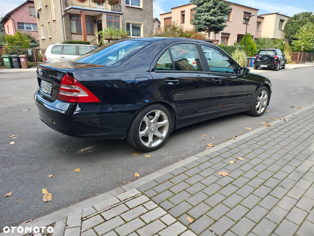 Mercedes-Benz C-Class 2005 photo 4