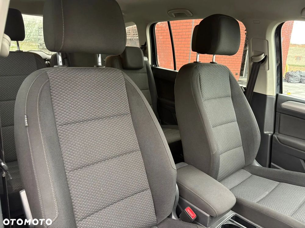 Volkswagen Touran 1.6 TDI SCR BlueMotion Technology DSG Comfortline - 9