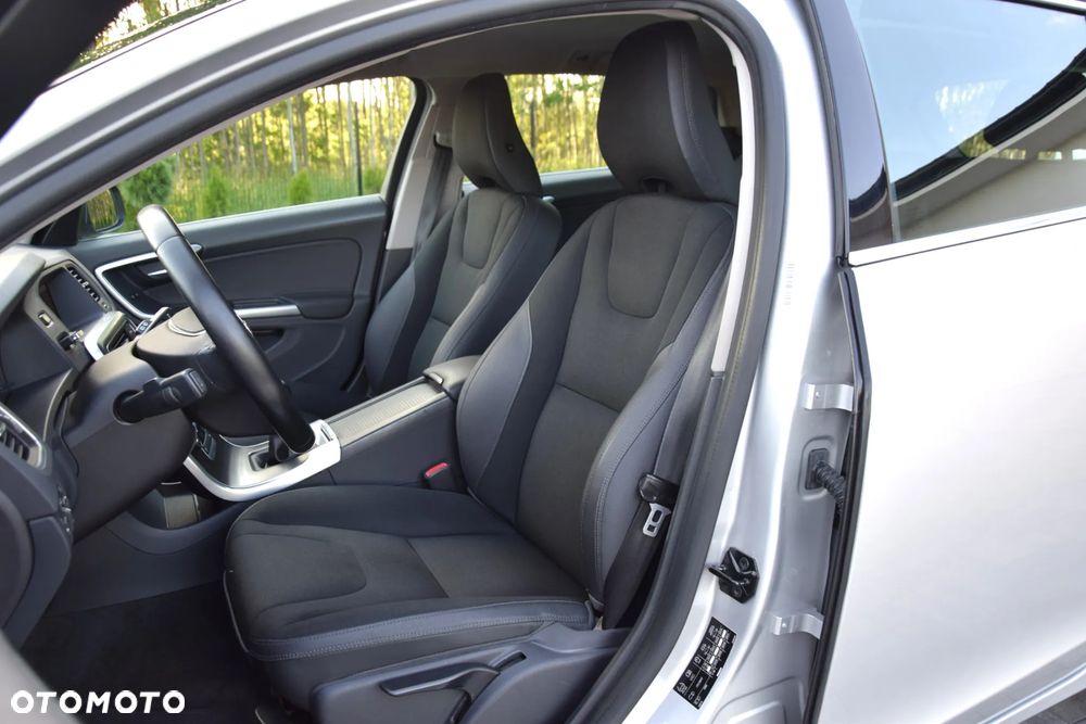 Volvo V60 D3 Momentum - 7