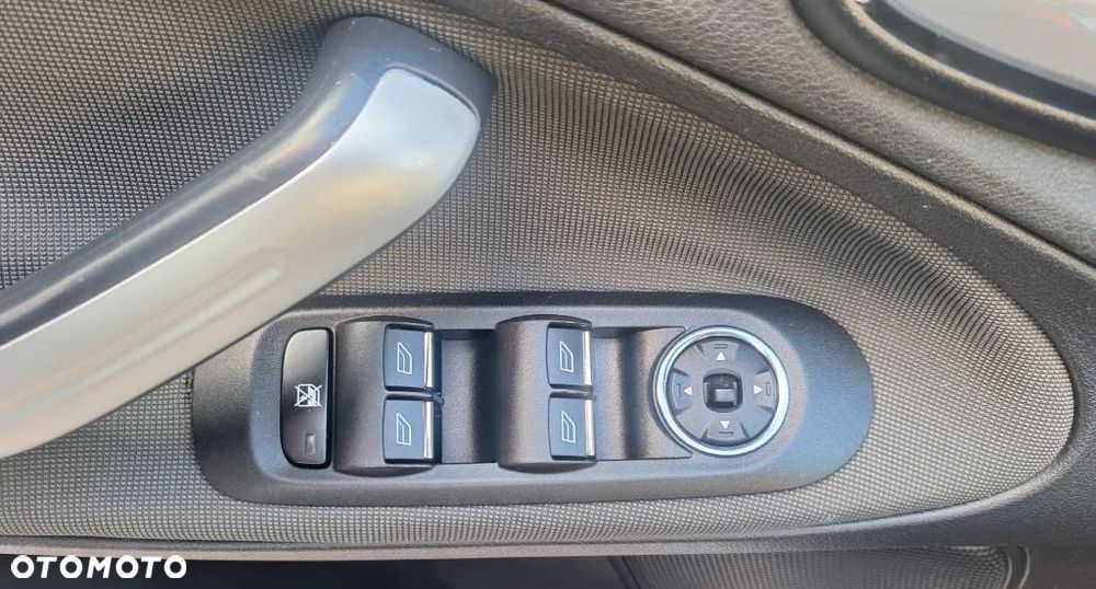 Ford S-Max - 17