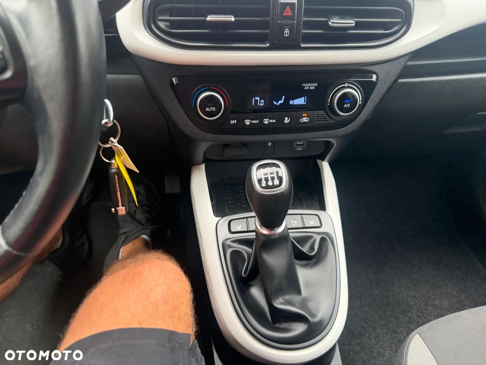 Hyundai i10 1.2 Premium - 12