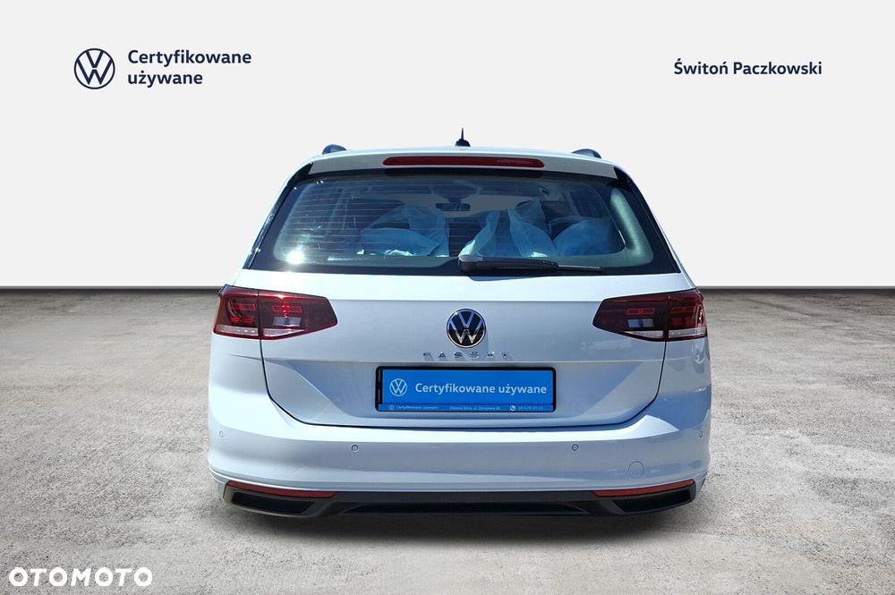 Volkswagen Passat - 4