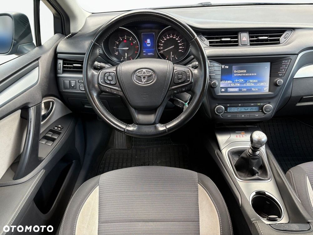 Toyota Avensis 1.8 Premium - 19