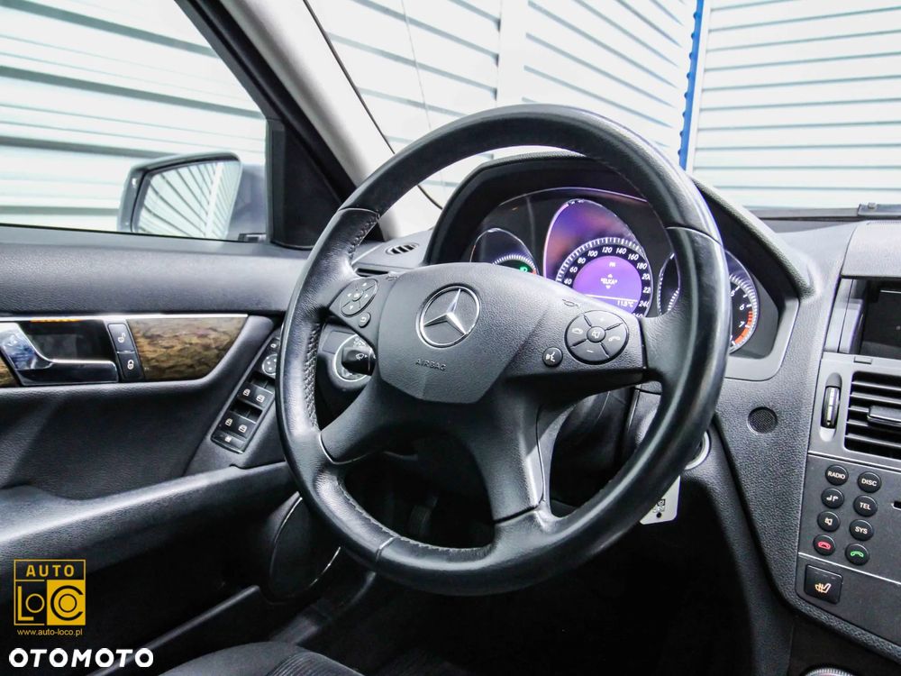 Mercedes-Benz Klasa C 180 CGI Automatik BlueEFFICIENCY Elegance - 22