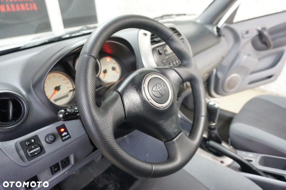 Toyota RAV4 D-4D 4x4 - 22